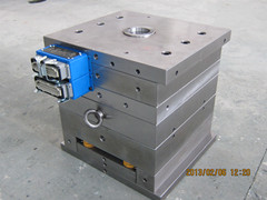 32-cavity Flat Dripper Mould with Hot Runner